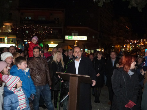 Άναμμα του Δέντρου των Χριστουγέννων από το Δήμαρχο Πέλλας